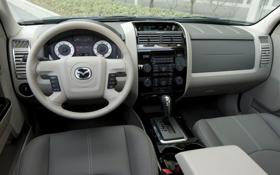 Mazda Tribute 2005 салон