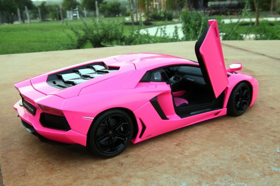 Lamborghini Aventador Pink