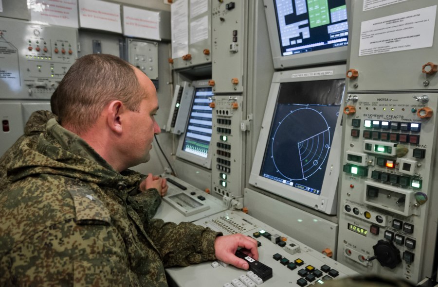 Боевое дежурство РЛС ПВО