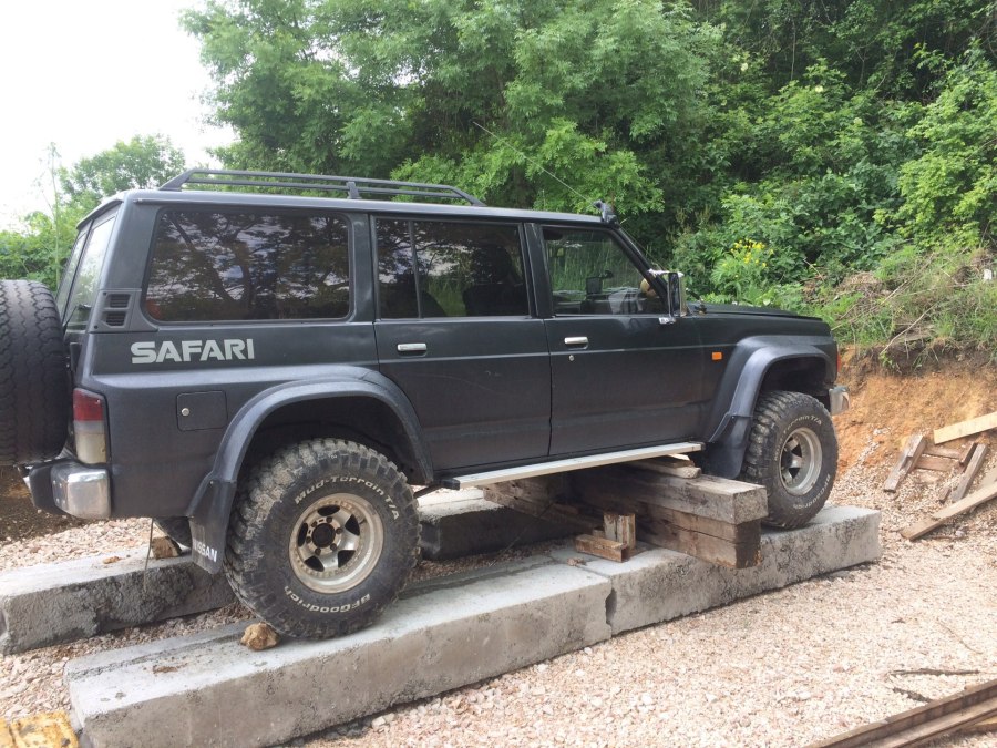 Nissan Patrol Safari y60