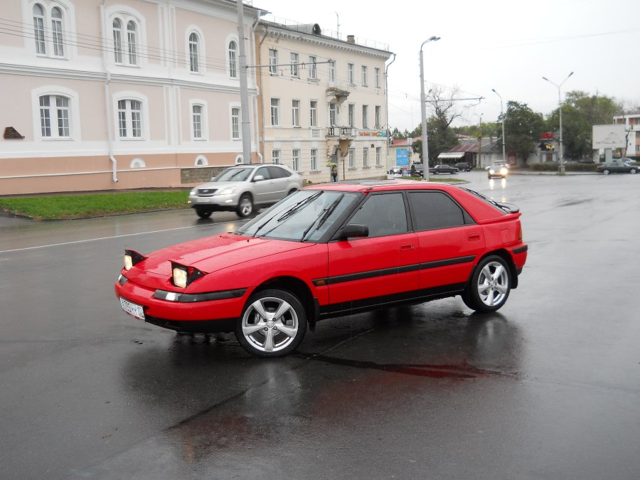 Mazda 323f слепая