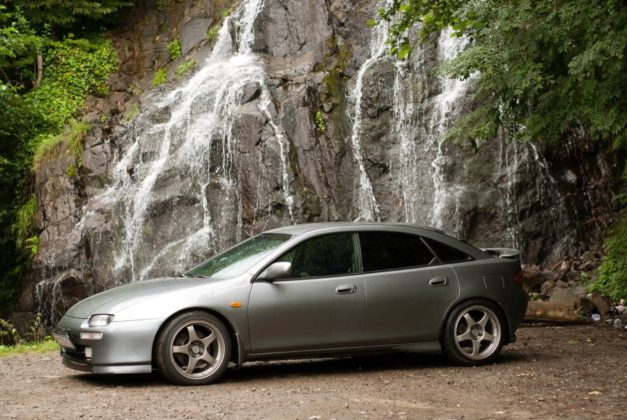 Mazda 323 f v6