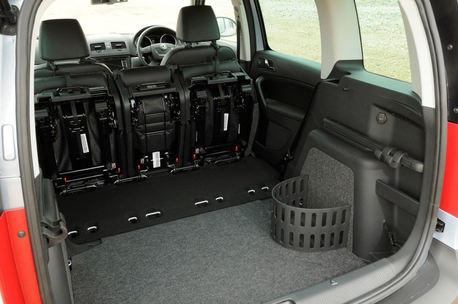 Skoda Yeti багажник в салон