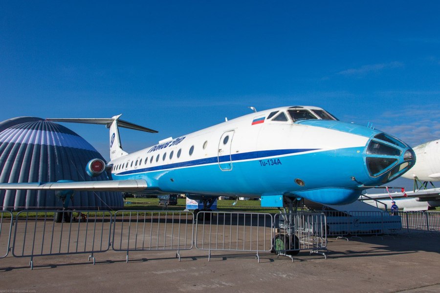 Ту-124 пассажирский самолёт салон
