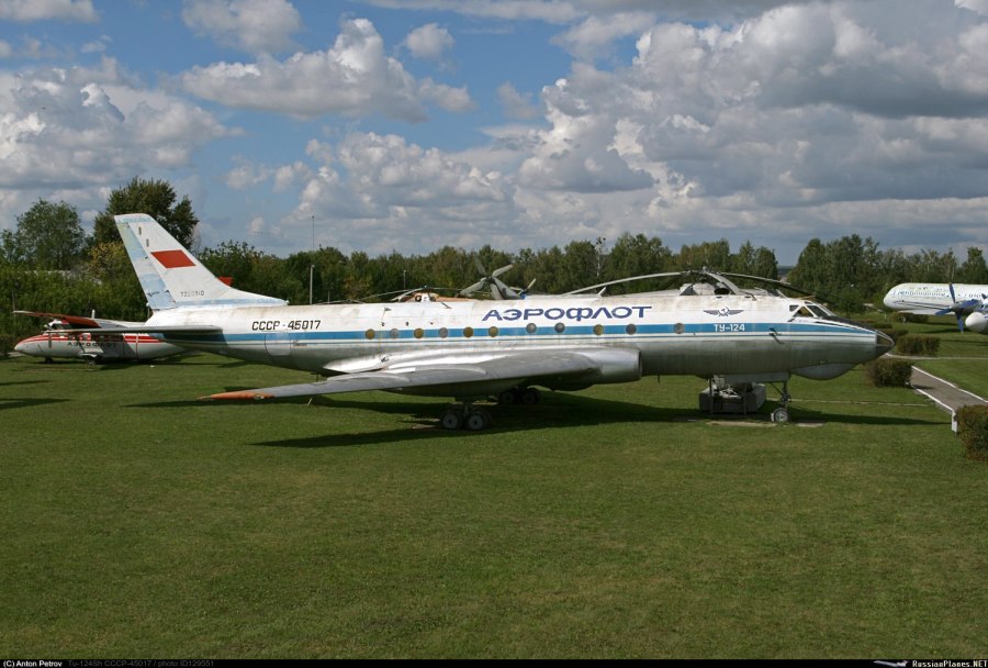 Ту-124 фото на прозрачном фоне фото
