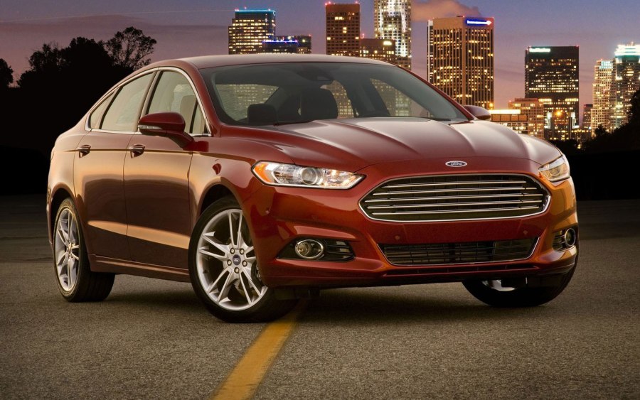 Ford Fusion седан 2013