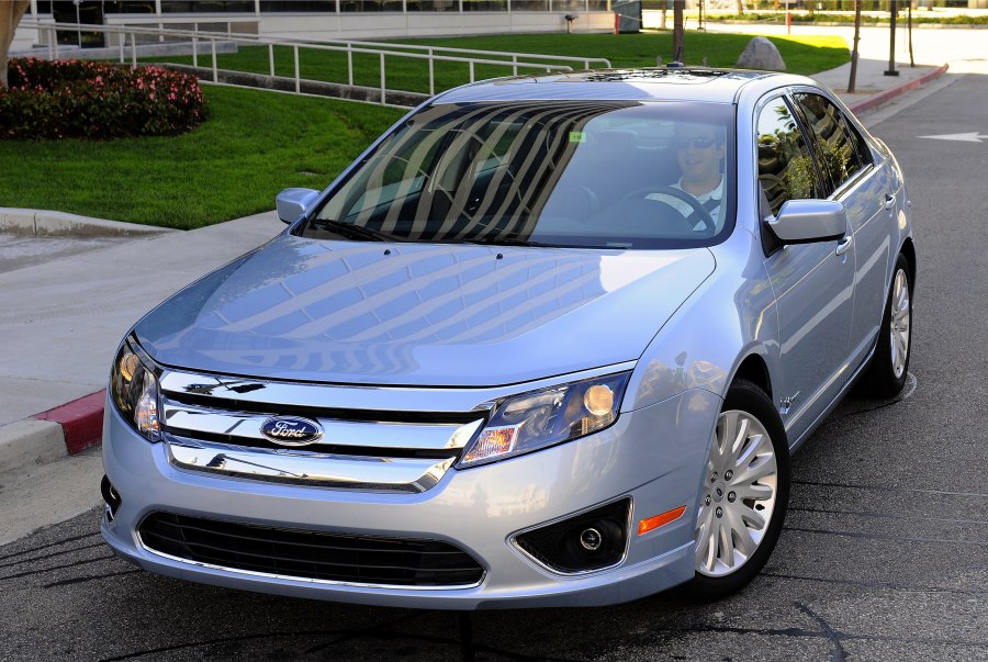Ford Fusion 2010 седан