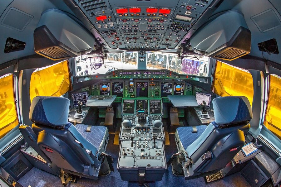 Airbus a380 кабина