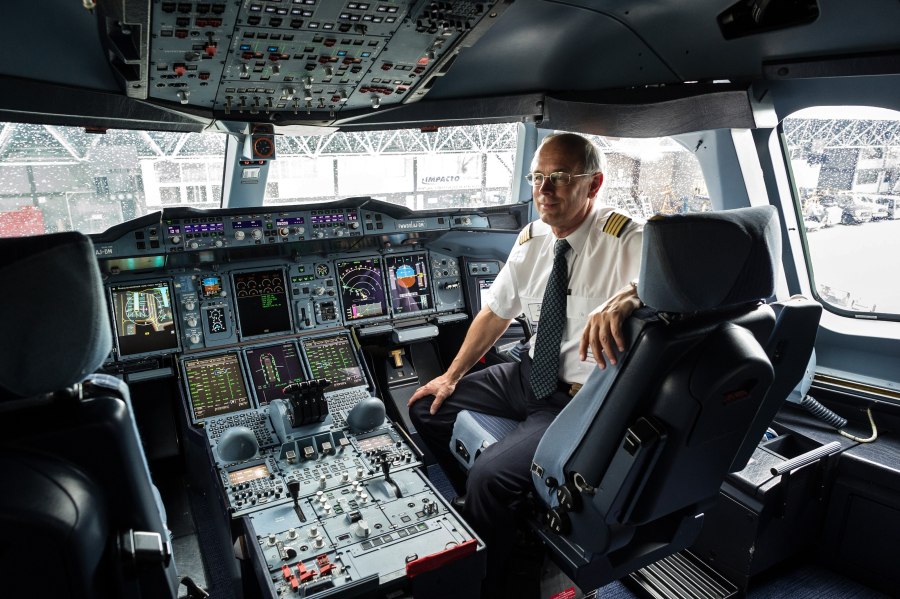 А380 кабина пилотов