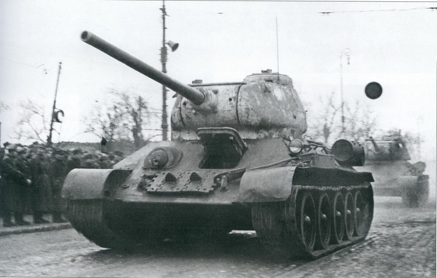 Танк т-34-85