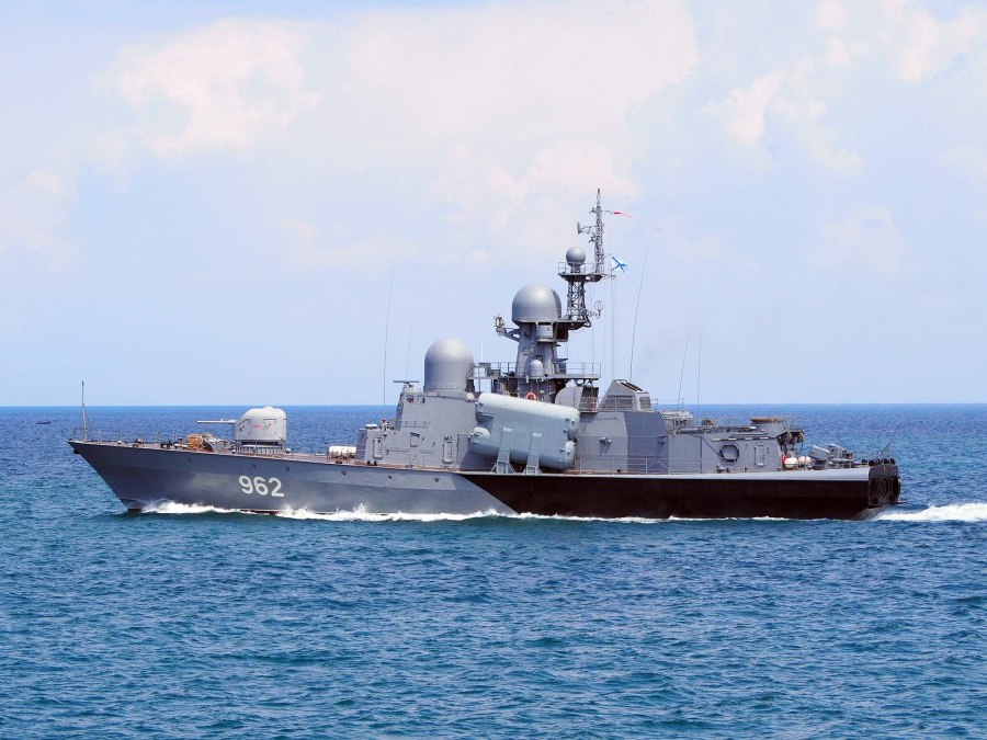 ВМФ РФ судно ЧФ Славутич