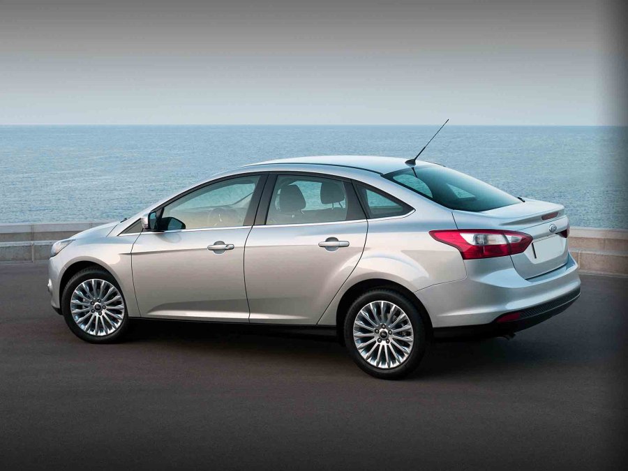 Ford Focus 2013 седан