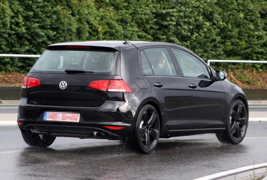 Volkswagen Golf VII цвет черный