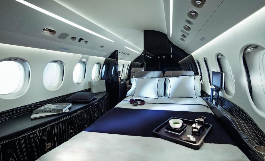 Бизнес Джет Falcon 8x