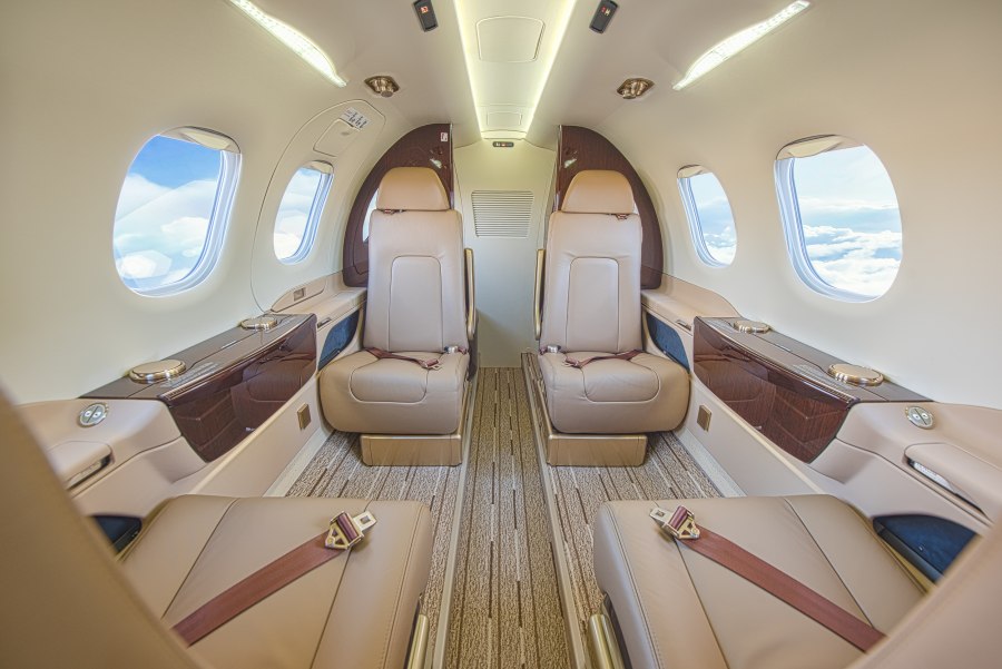 Embraer Phenom 100 салон