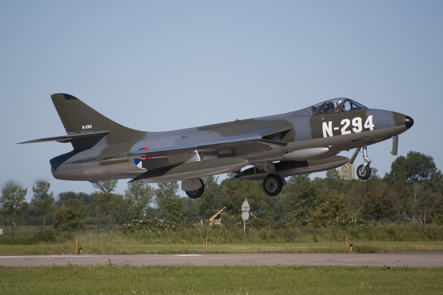 Hawker Hunter т7