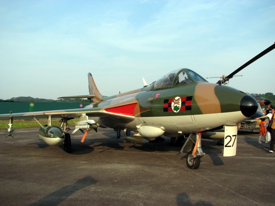 Самолет Hawker Hunter f1, f4, f6