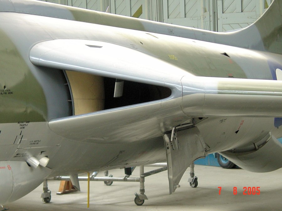 Hawker Hunter красный
