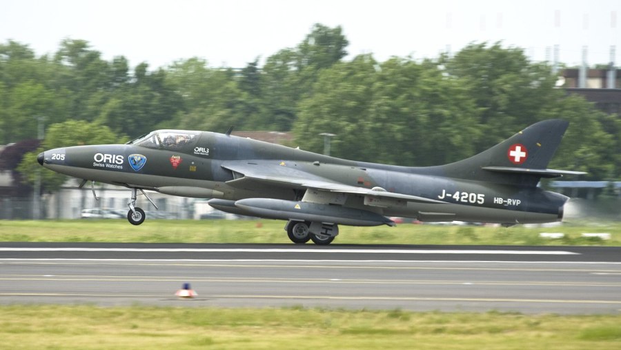Hawker Hunter т7