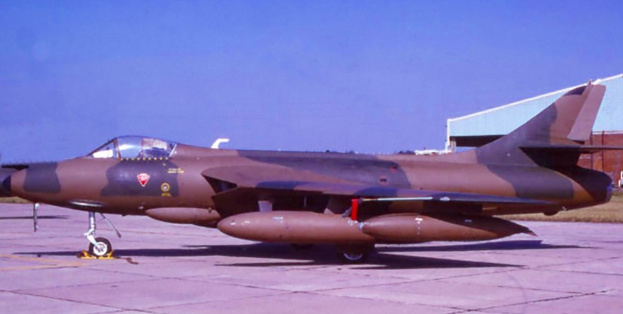 Ra23012 охотник самолёт