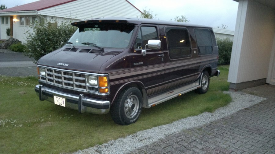 Dodge Ram van 1998