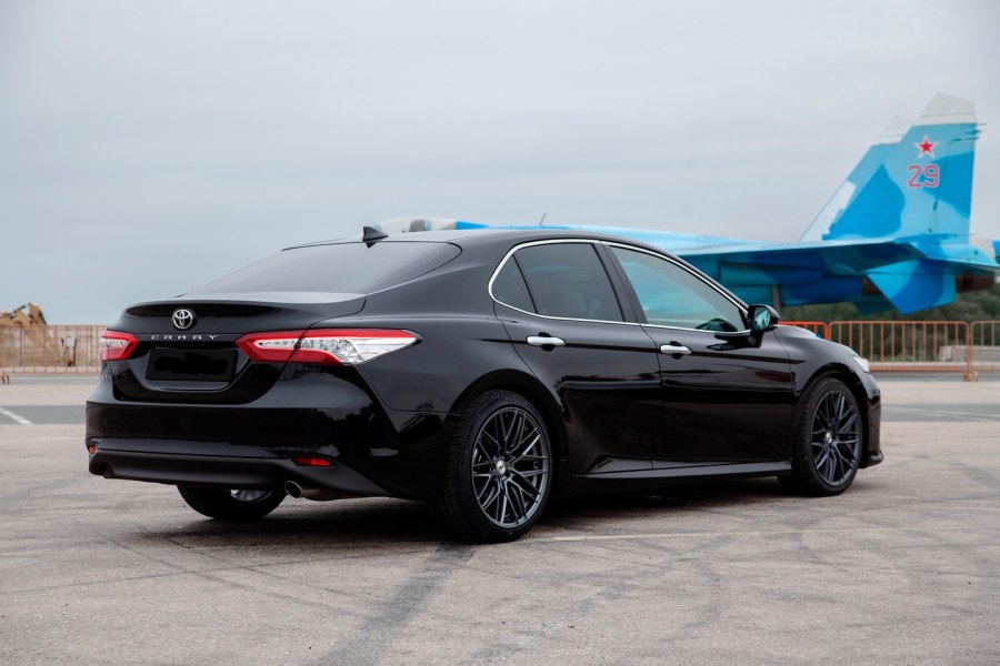 Toyota Camry v70