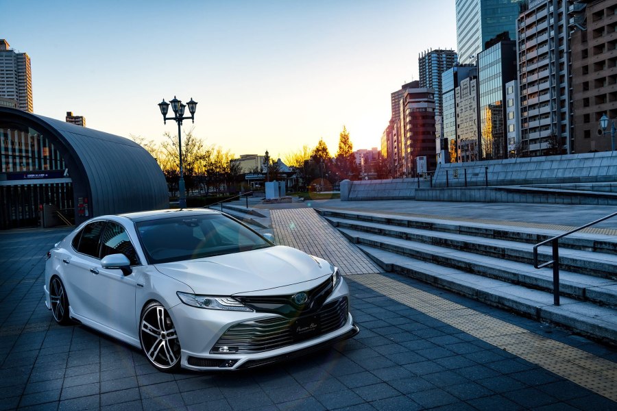 Toyota Camry v70 Sport