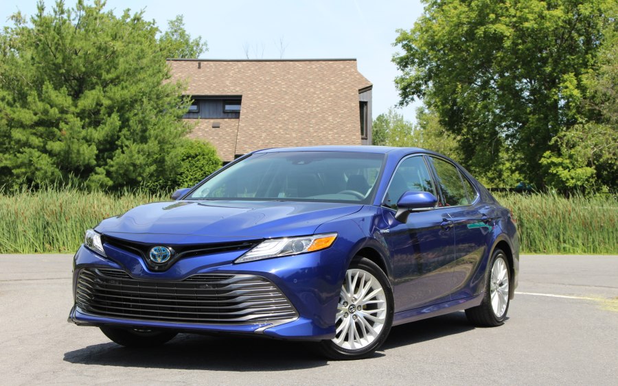 Toyota Camry 2018 Blue
