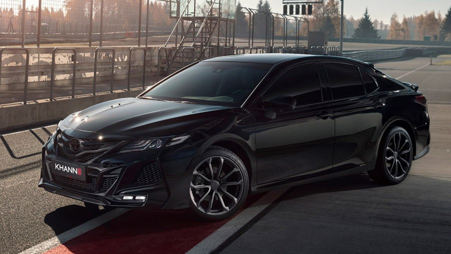 Чёрная Toyota Camry v70