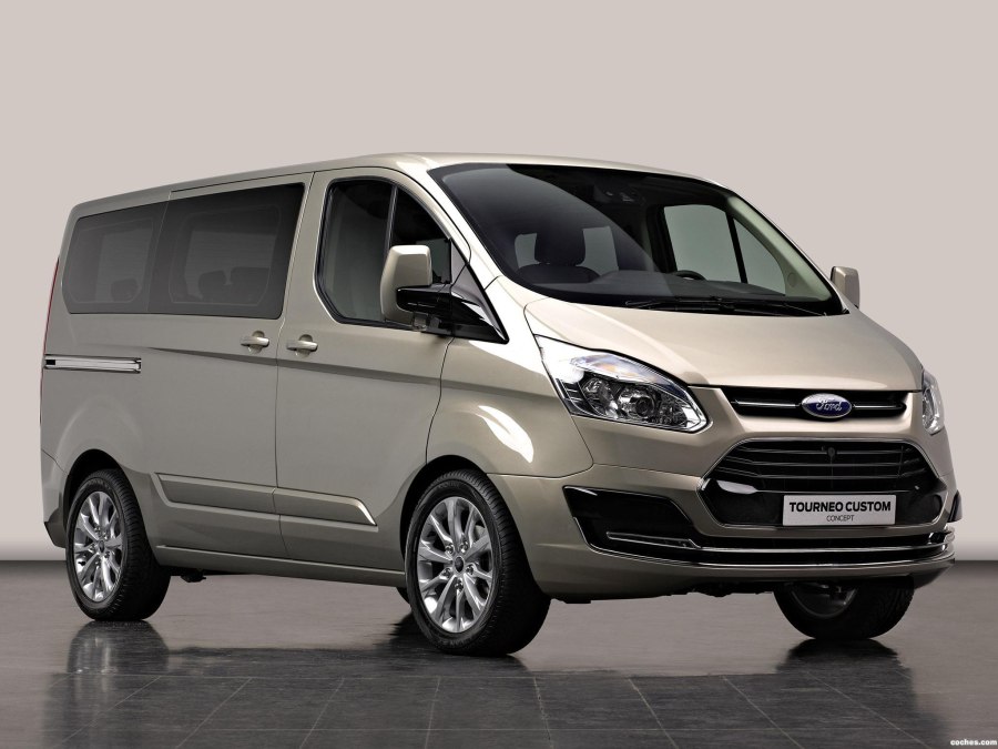 Ford Tourneo Custom 2013