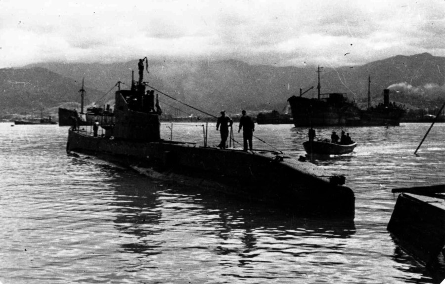 Подводная лодка щ-205 в порту Батуми