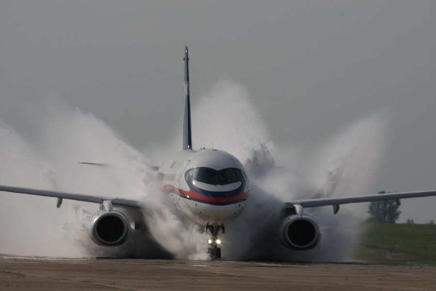Реверс двигателя на SSJ 100
