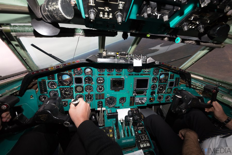 Ту 154 кабина пилотов