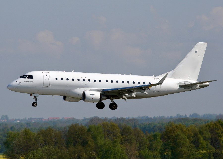 Embraer 175 Jet
