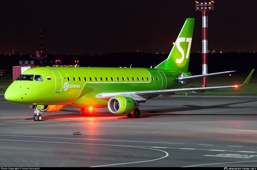 Самолёт Эмбраер 170 фото
