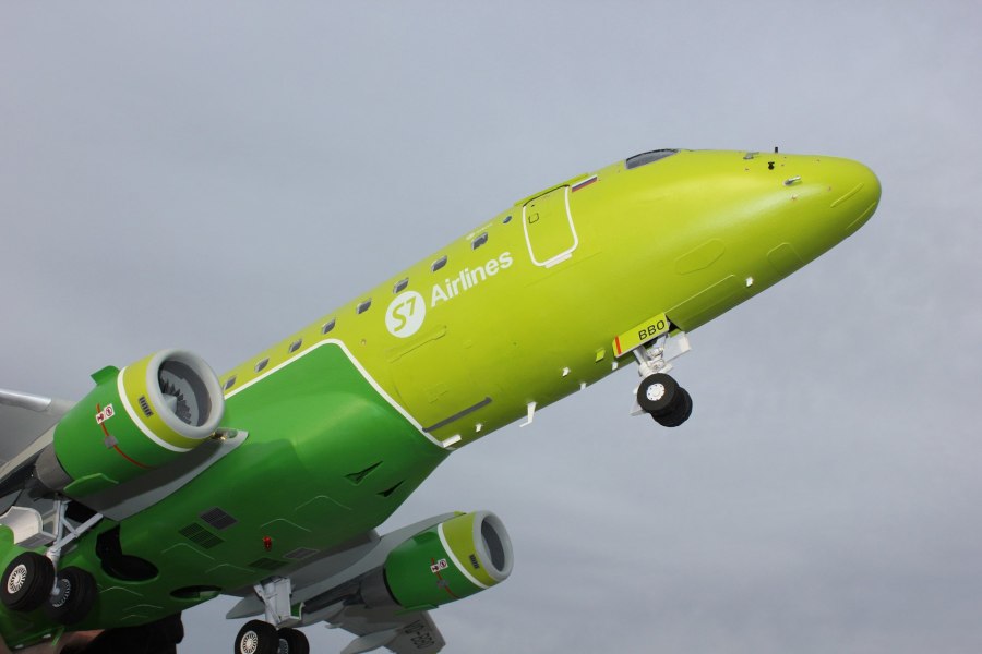 Embraer 170 шасси