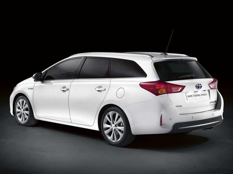 Универсал Toyota Auris Touring