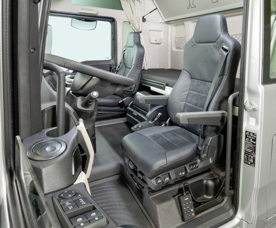 Тягач man TGX 18.440 салон