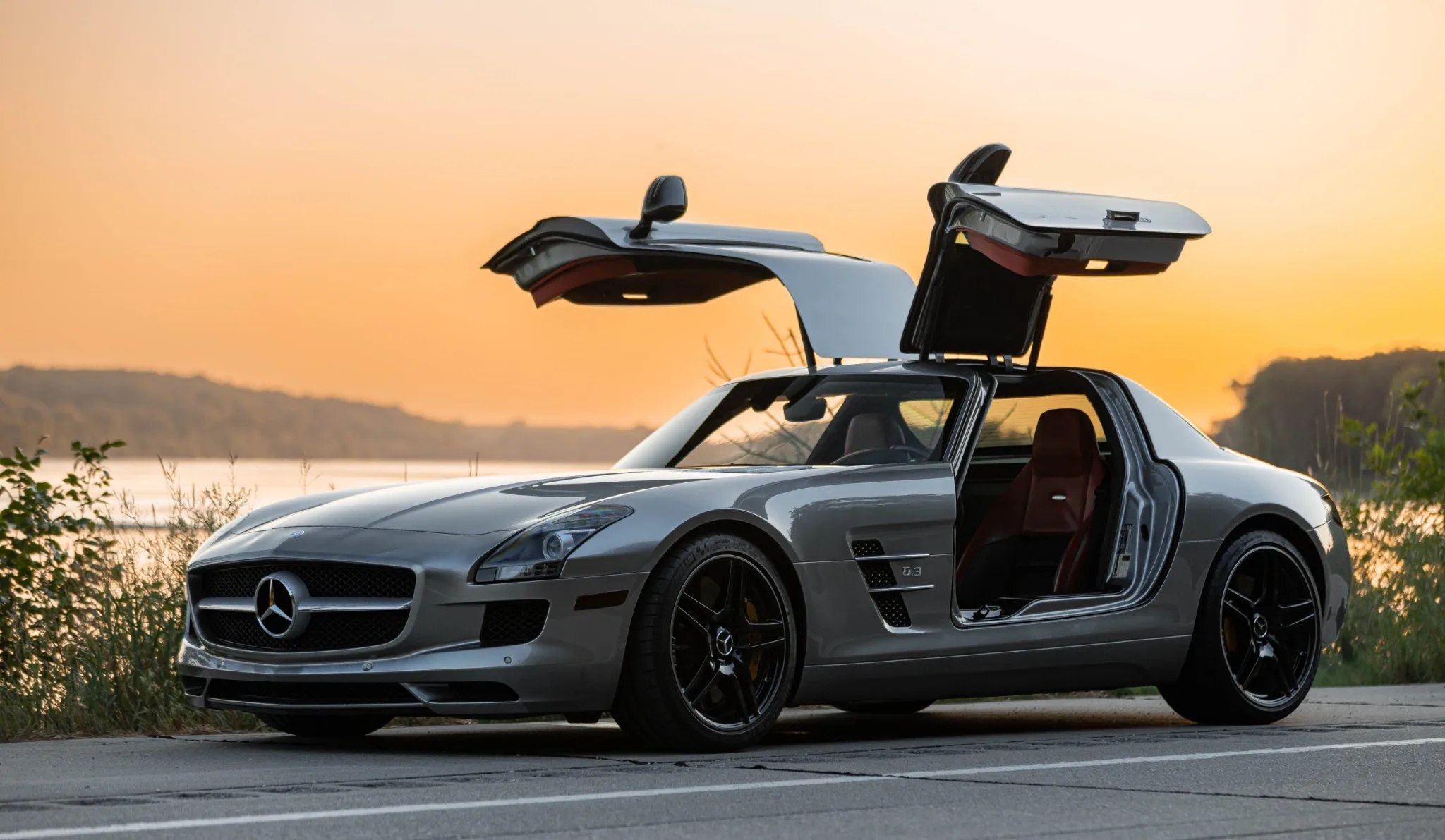 Мерседес SLS AMG оранжевый