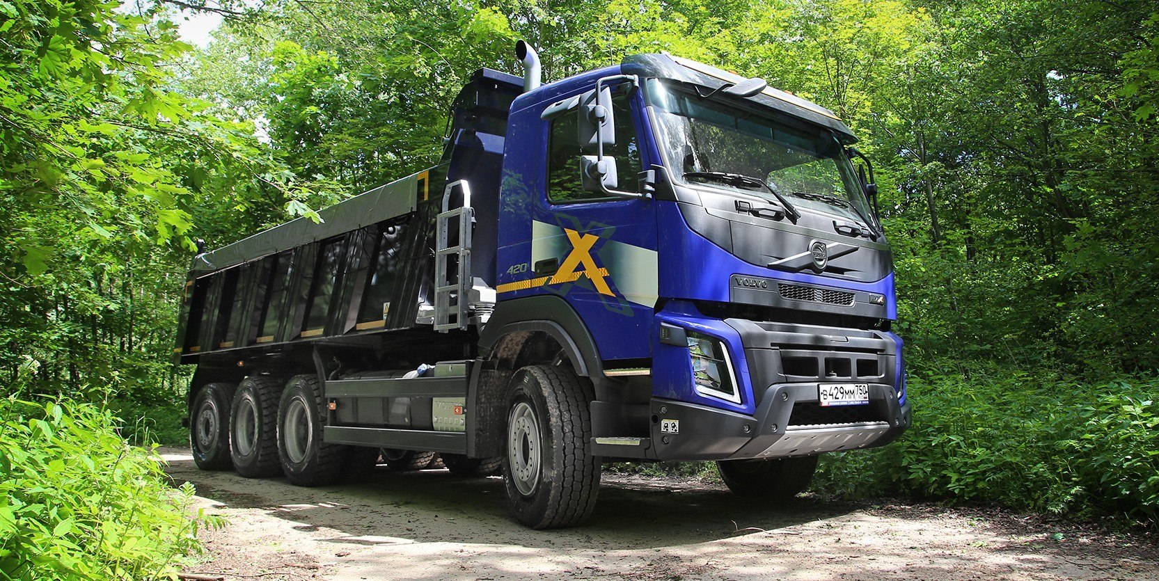 Самосвал вольво. Самосвал Volvo FMX 420. Volvo FMX 420 8х4. Volvo FMX самосвал 8х8. Volvo FMX 8x4 самосвал Tridem.