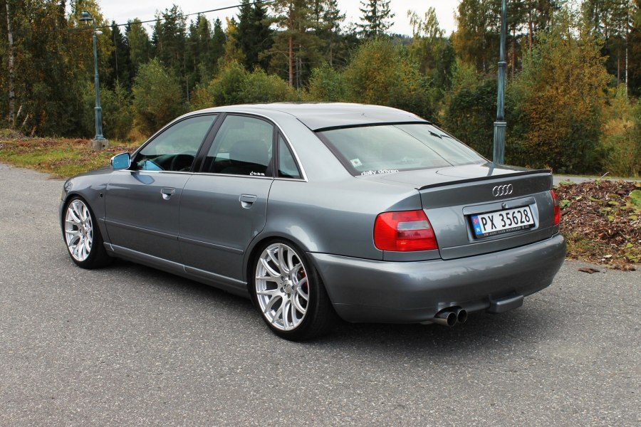 Audi a4 b5 r18