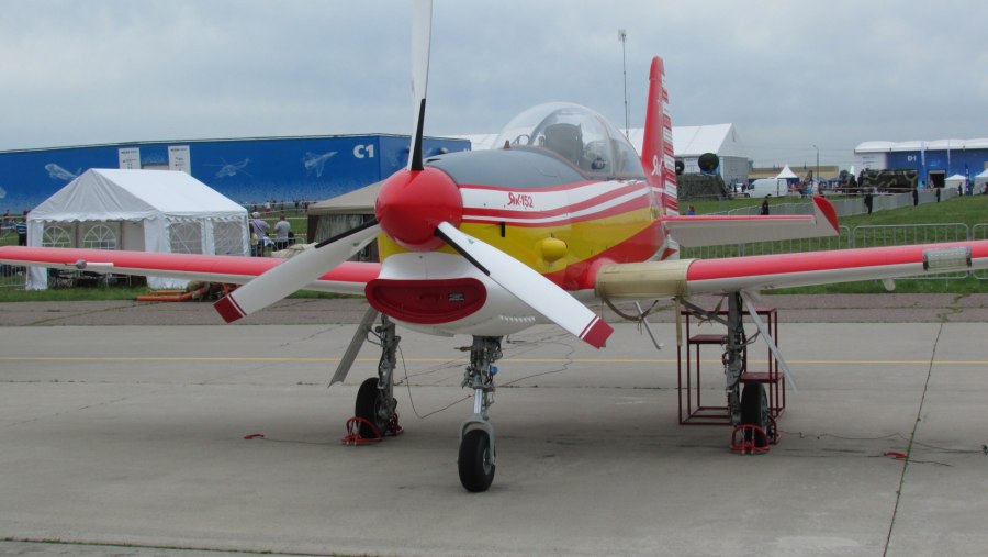 Hongdu l-7