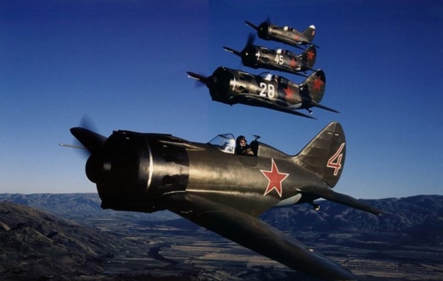 Советский самолёт истребитель и16