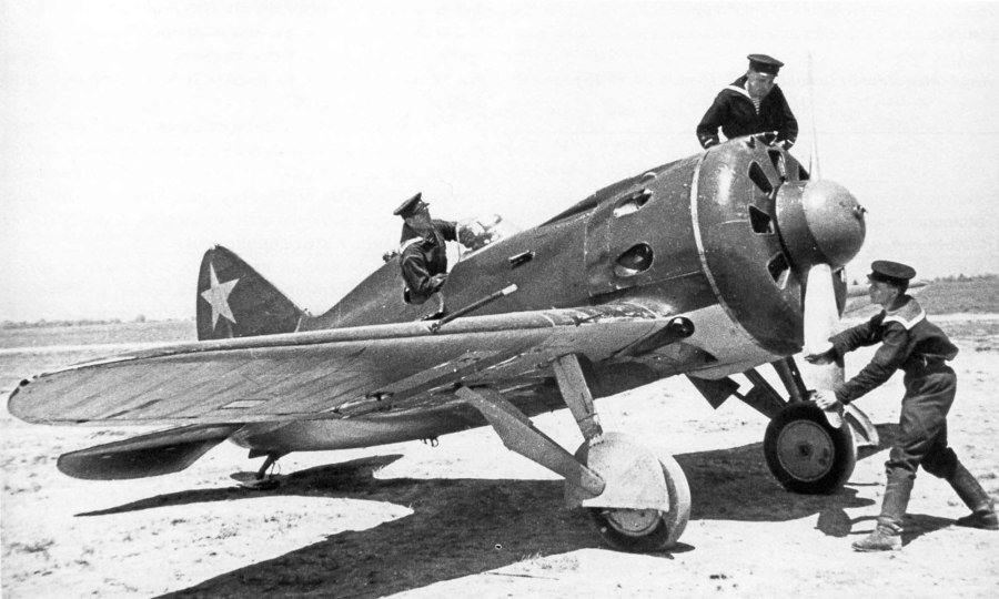 Советский истребитель и-16