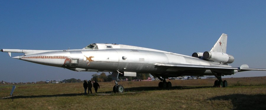 Ту-22 сверхзвуковой самолёт