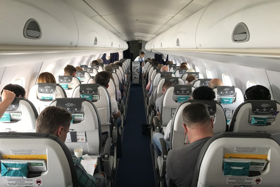 Embraer EMB 190 внутри
