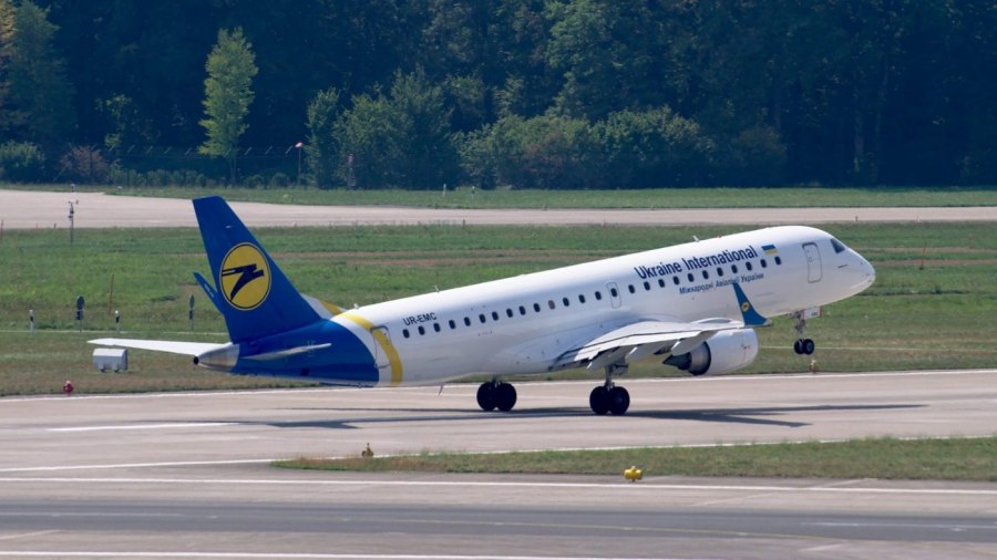 E195 Airlines