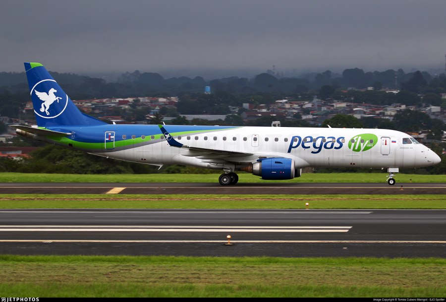 Embraer 195 Белавиа