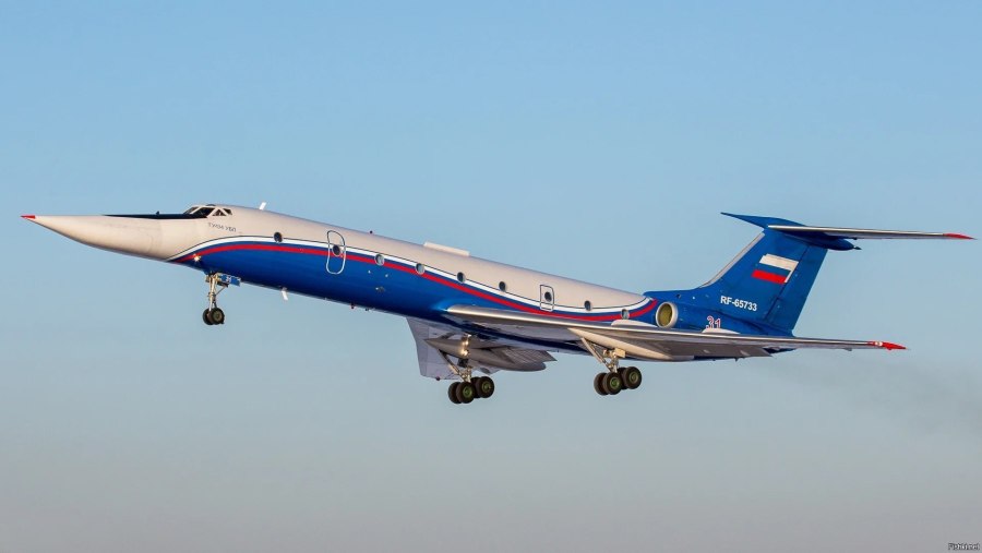 Военный самолет ту-134