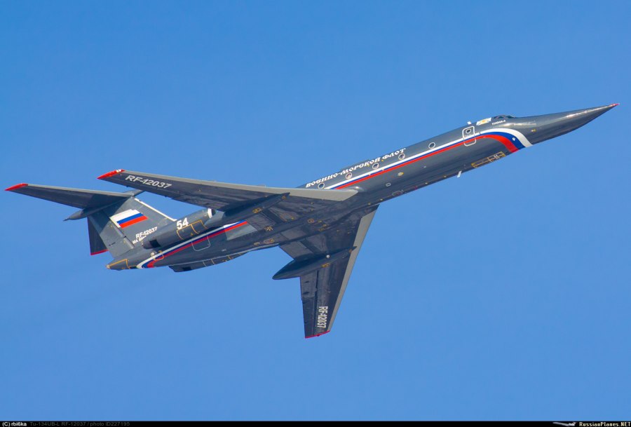 Самолет ту-134 УБЛ